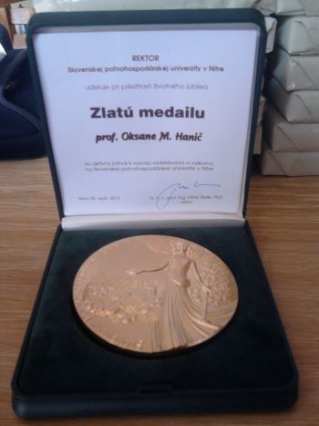 Словацький аграрний університет нагородив золотою медаллю фітотерапевта УжНУ